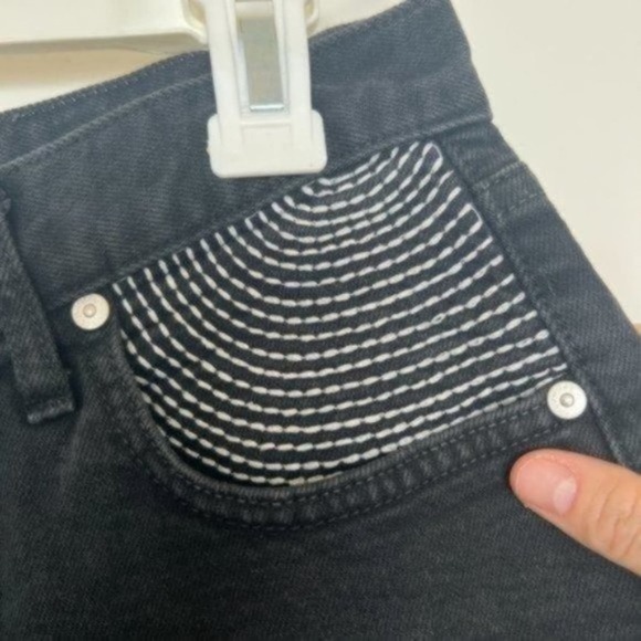 Sundry Black Denim Embroidered Shorts Size 26 - Picture 3 of 4
